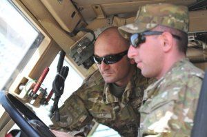 Американські військовослужбовці проводять інструктаж грузинським солдатам