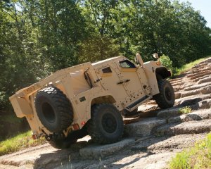 Військові США отримають "злісні" гібриди Oshkosh JLTV замість застарілих Hummer'ів