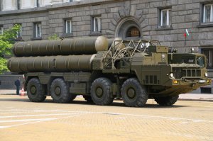 Індонезія сподівається підписати контракт з Росією на постачання ракетних систем С-300