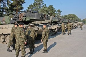 У Польщі під час військових навчань загорівся танк Leopard 2A4