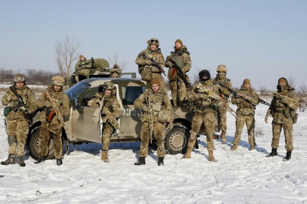 3 рота полку "Азов" на тренуванні.